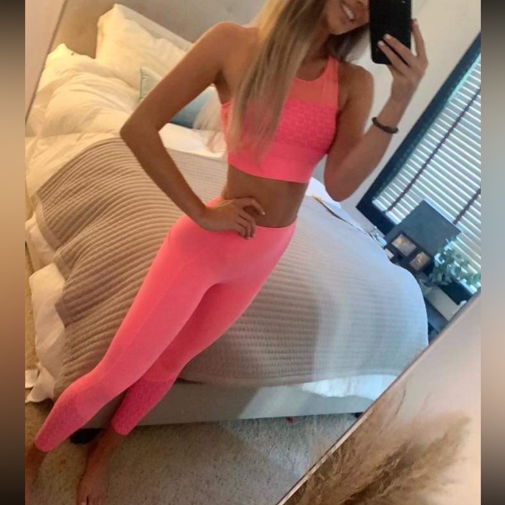 Hot pink active set